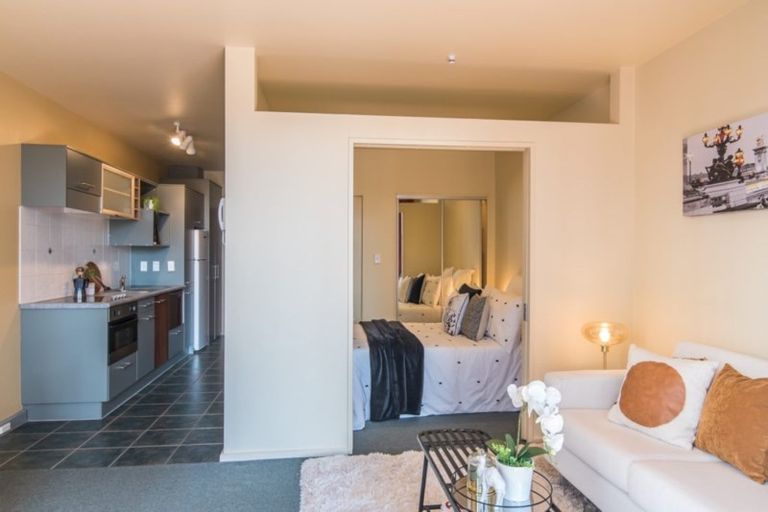 Photo of property in Atrium Towers, 6b/154 The Terrace, Wellington Central, Wellington, 6011