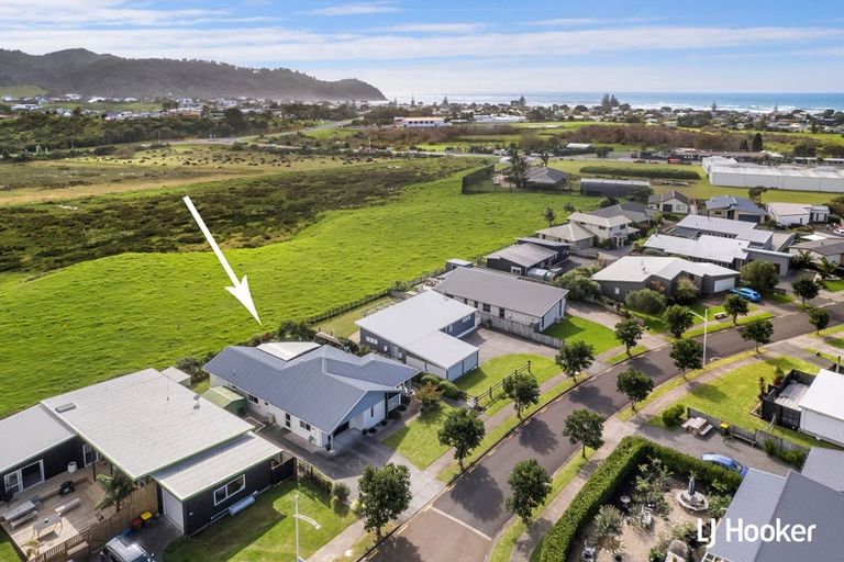 Photo of property in 36 Ocean Breeze Drive, Waihi Beach, 3611