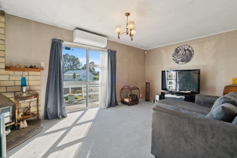 Photo of property in 44 Burundi Avenue, Clendon Park, Auckland, 2103