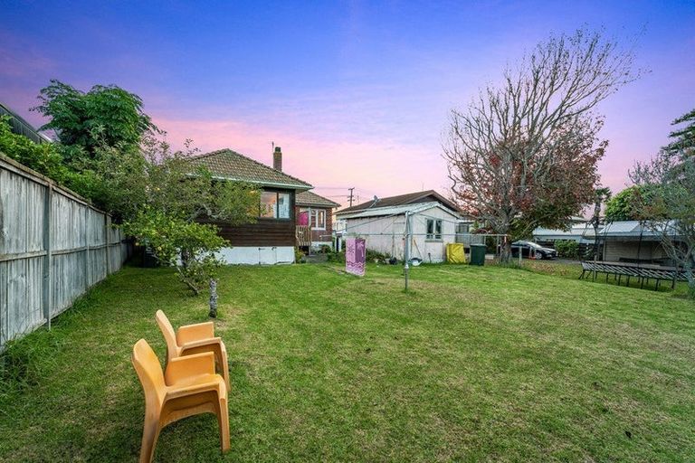 Photo of property in 51 Moa Road, Point Chevalier, Auckland, 1022