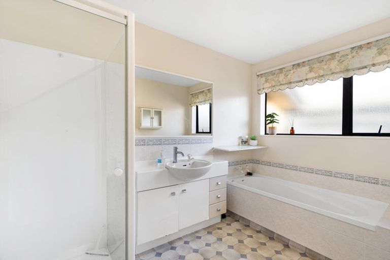 Photo of property in 1/54 Bella Rosa Drive, Hei Hei, Christchurch, 8042