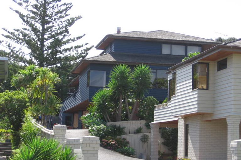 Photo of property in 2/12 The Esplanade, Campbells Bay, Auckland, 0630