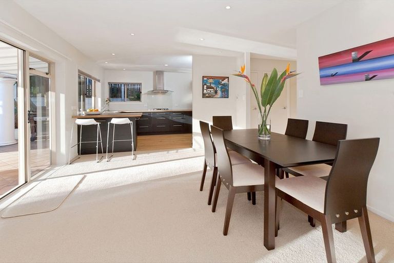 Photo of property in 3/3 Omana Road, Milford, Auckland, 0620