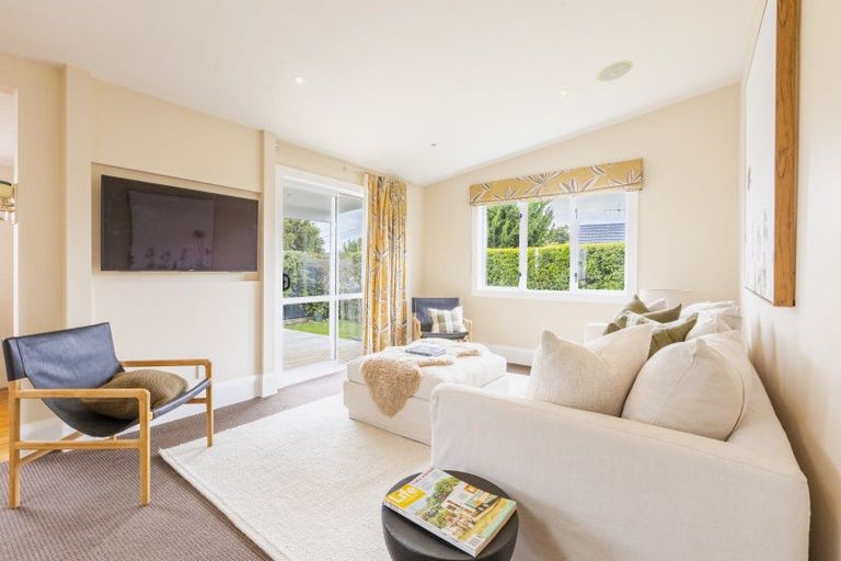 Photo of property in 59 Ferry Road, Clive, 4102