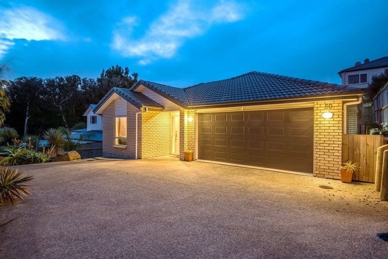 Photo of property in 50 Packspur Drive, Flat Bush, Auckland, 2016