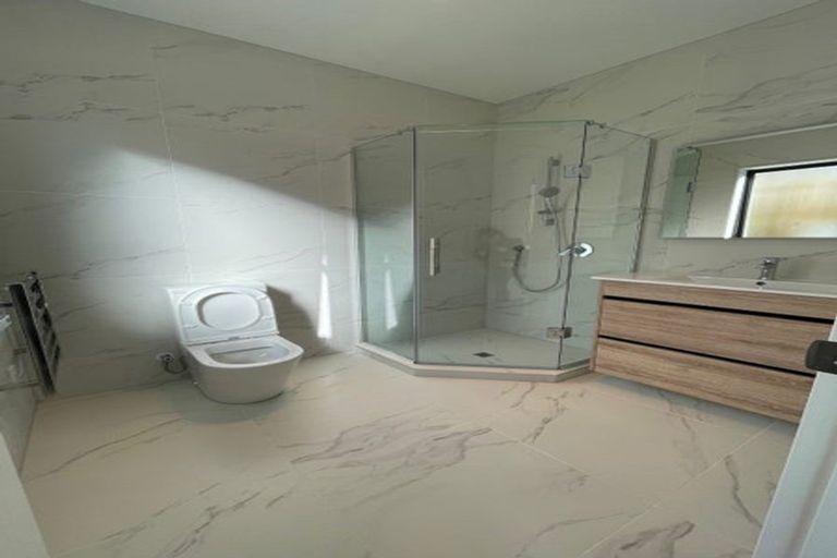 Photo of property in 4 Celestial Crescent, Orewa, 0931