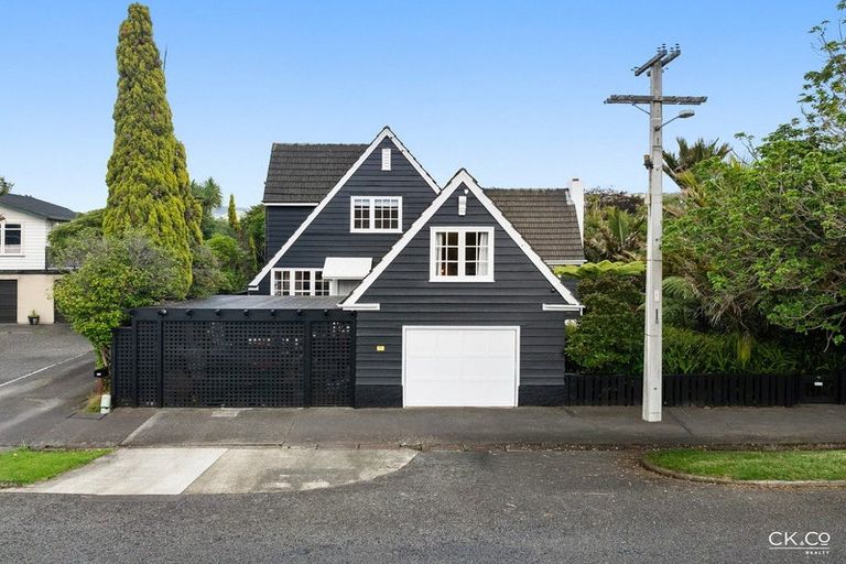 Photo of property in 14 Willoughby Street, Woburn, Lower Hutt, 5010