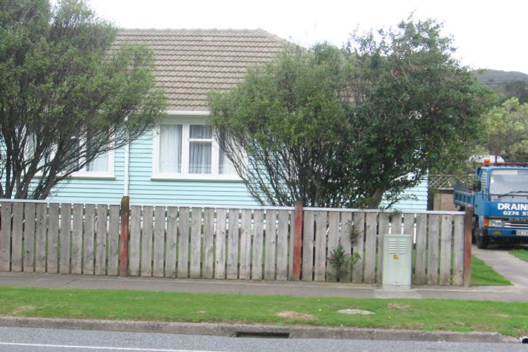 Photo of property in 218 Cambridge Terrace, Naenae, Lower Hutt, 5011