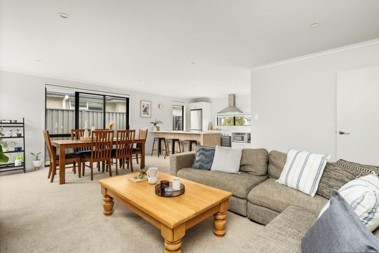 Photo of property in 24 Raynor Crescent, Pyes Pa, Tauranga, 3112