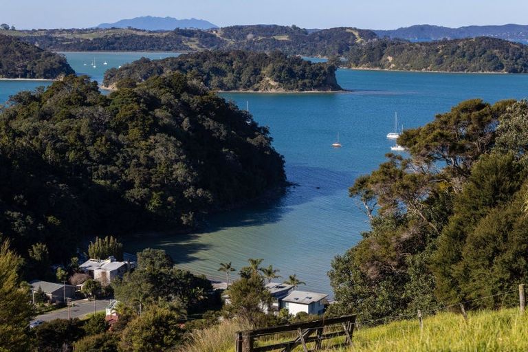 Photo of property in 11 Ngarewa Drive, Mahurangi West, Warkworth, 0983