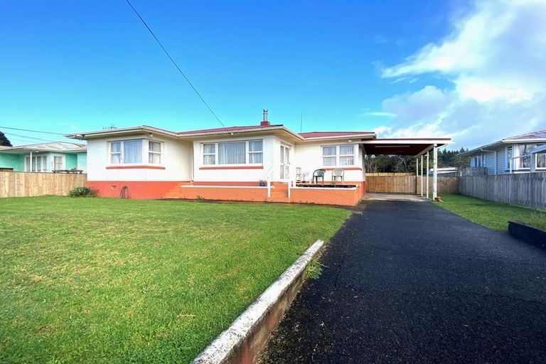 Photo of property in 10 Taraire Crescent, Otangarei, Whangarei, 0112