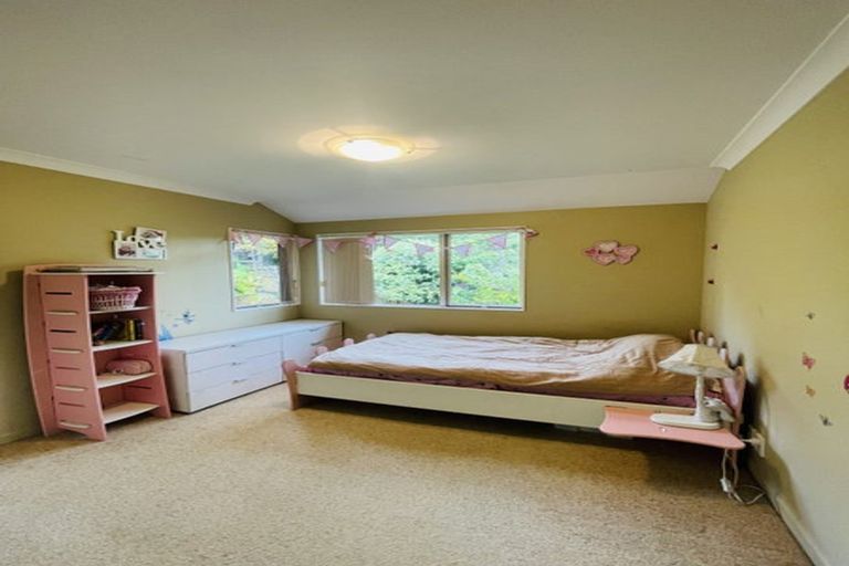 Photo of property in 10 Bonnard Place, West Harbour, Auckland, 0618