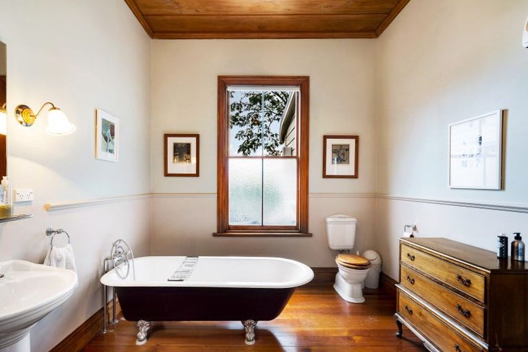 Photo of property in 389 Saint Georges Road, Havelock North, 4130