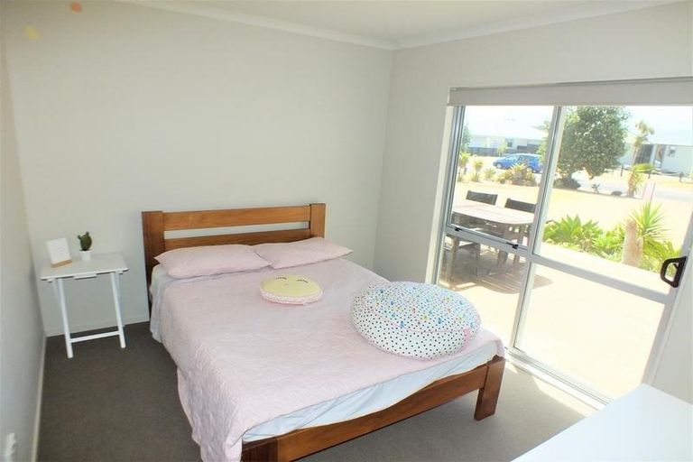 Photo of property in 124 Ti Kouka Crescent, Matarangi, Whitianga, 3592