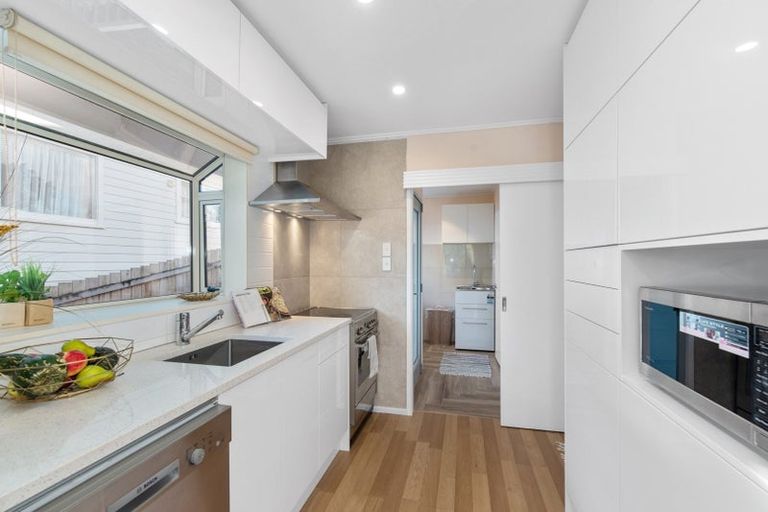 Photo of property in 43 Lynden Avenue, Hillcrest, Auckland, 0627