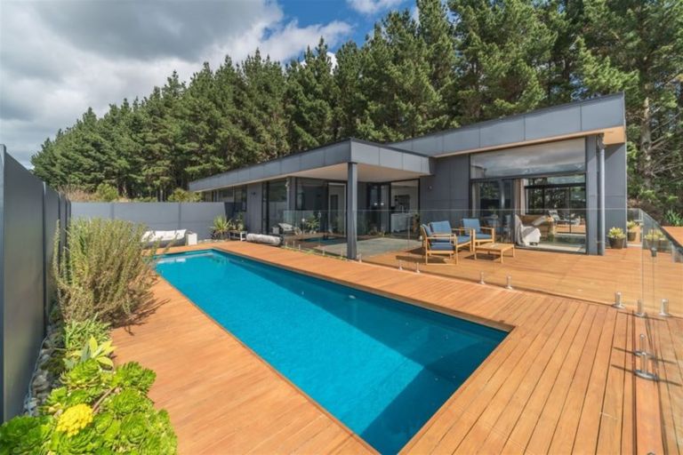 Photo of property in 69 County Heights Drive, Aokautere, Palmerston North, 4471