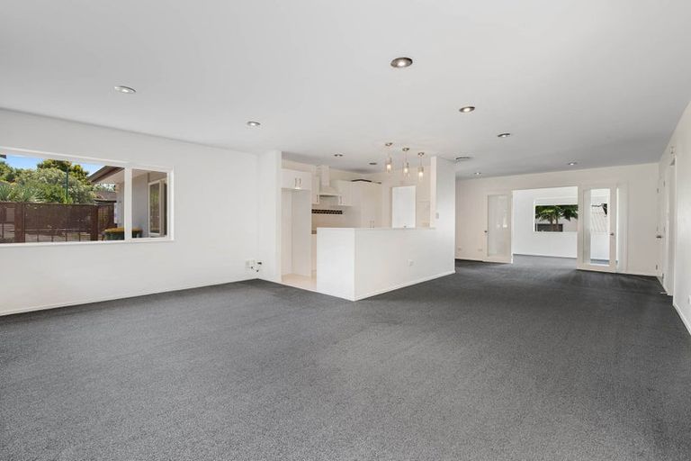 Photo of property in 9 Blue Heron Rise, Stanmore Bay, Whangaparaoa, 0932
