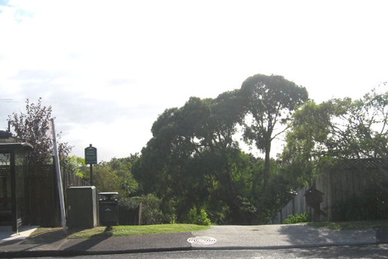 Photo of property in 2/3 Hume Drive, Hillcrest, Auckland, 0627
