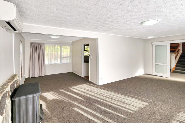 Photo of property in 2 Dundee Place, Crofton Downs, Wellington, 6035