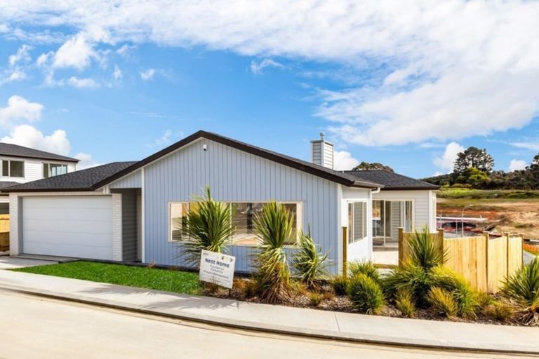 Photo of property in 11 Franheim Crescent, Orewa, 0931