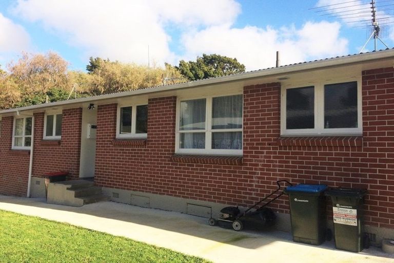 Photo of property in 2/76 Clouston Park Road, Clouston Park, Upper Hutt, 5018