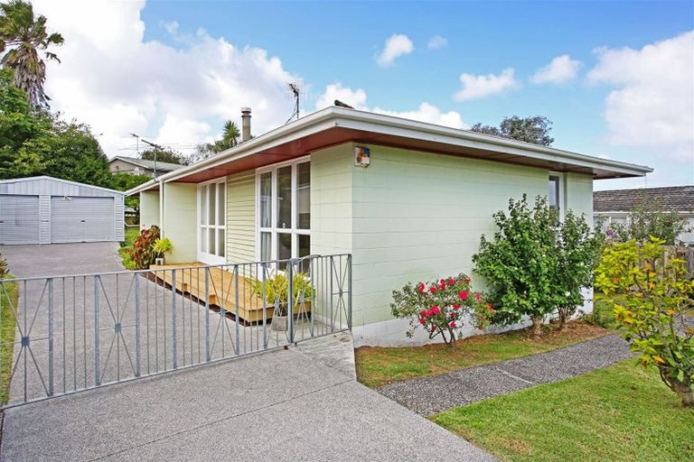 Photo of property in 13 Totara Street, Waiuku, 2123
