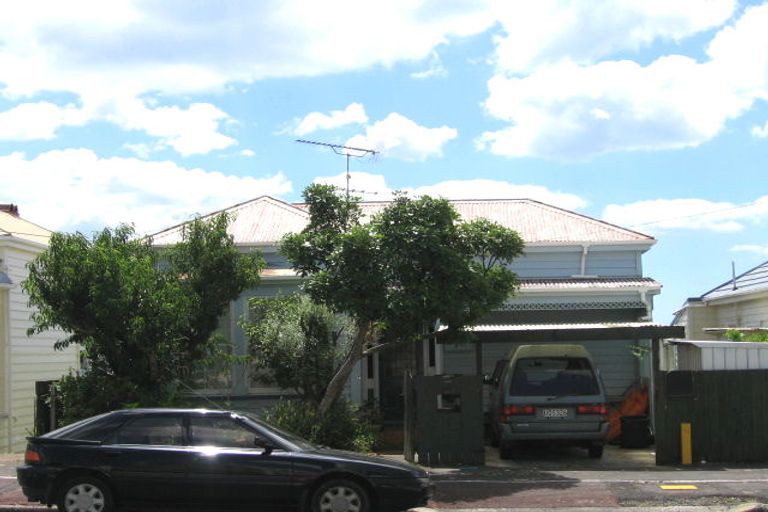 Photo of property in 108 Calliope Road, Stanley Point, Auckland, 0624