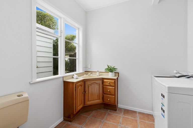 Photo of property in 14 Highbury Crescent, Highbury, Wellington, 6012