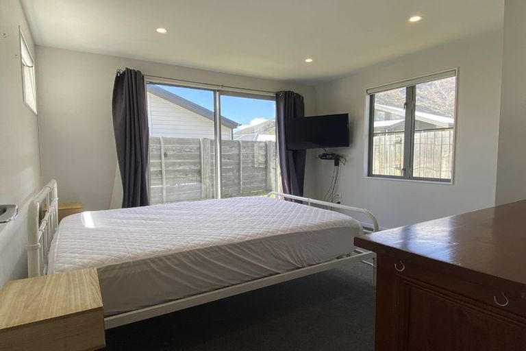 Photo of property in 15 Rere Road, Lake Hayes, Queenstown, 9304