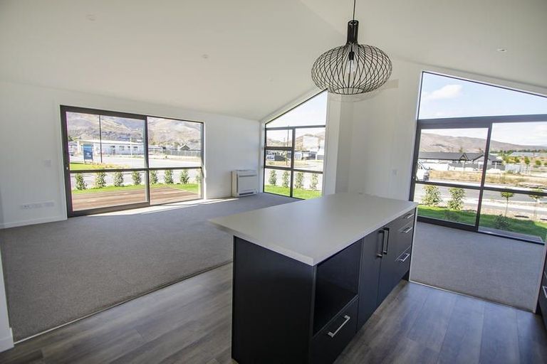 Photo of property in 38 Olds Crescent, Cromwell, 9310