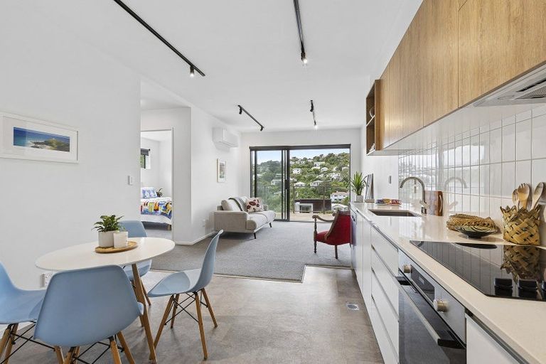 Photo of property in 4/63 Tiketike Way, Brooklyn, Wellington, 6021