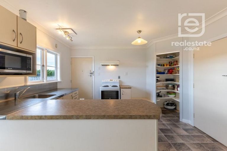 Photo of property in 11 Aberdeen Avenue, Takaro, Palmerston North, 4412