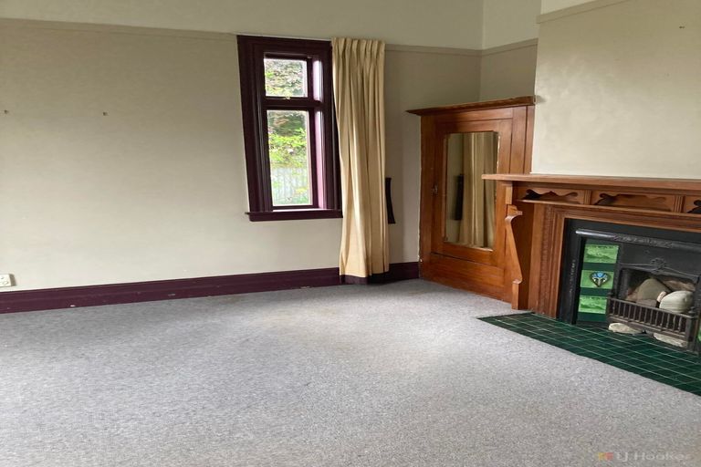 Photo of property in 52 Timaru Road, Waimate, 7924