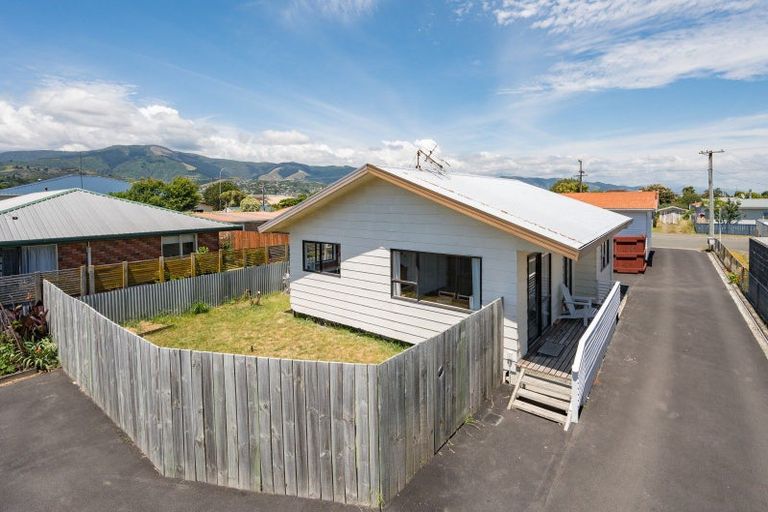 Photo of property in 2/116 Parkers Road, Tahunanui, Nelson, 7011