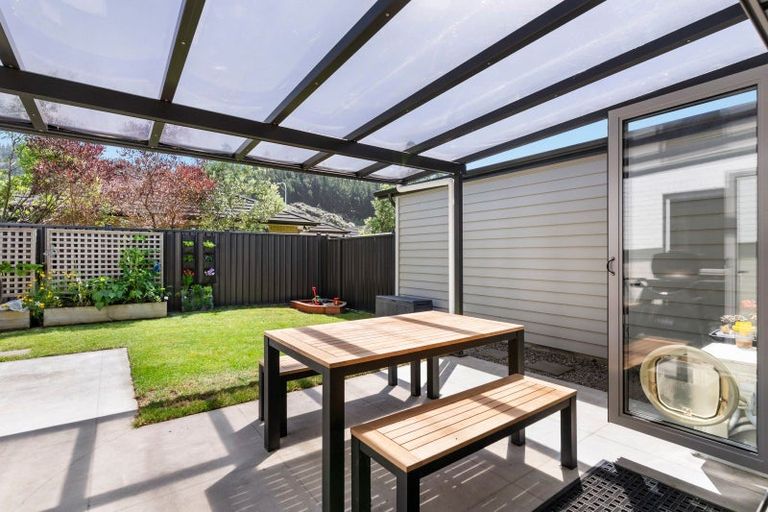 Photo of property in 1 Chalfont Road, Silverstream, Upper Hutt, 5019