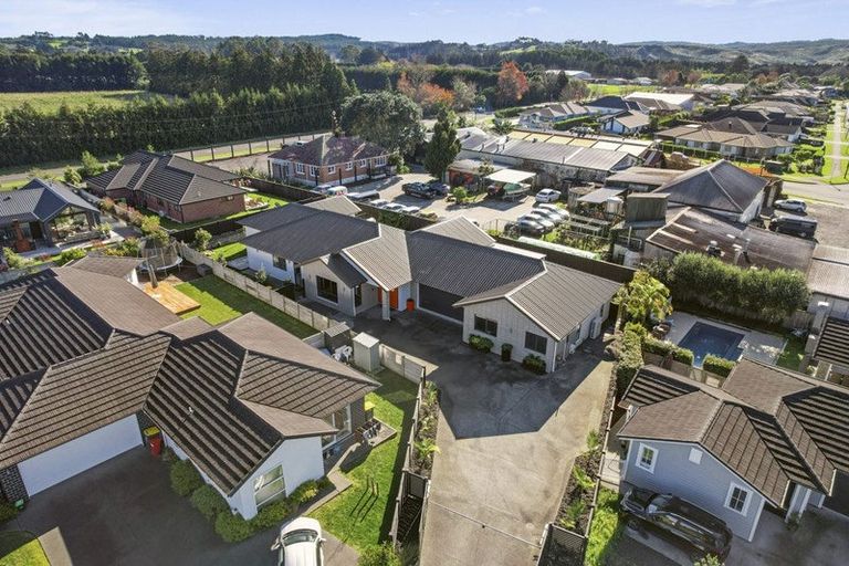 Photo of property in 14 Leebank Crescent, Riverhead, 0820