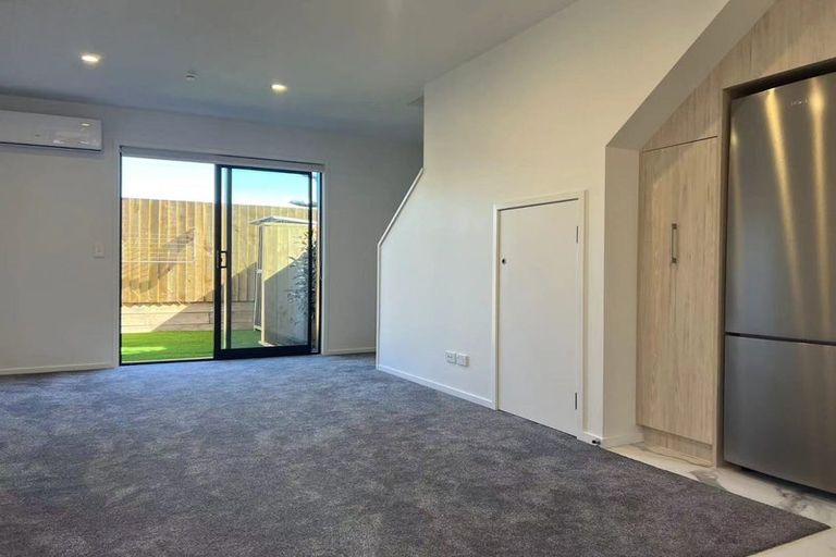 Photo of property in 7/10 Yeovil Road, Te Atatu Peninsula, Auckland, 0610
