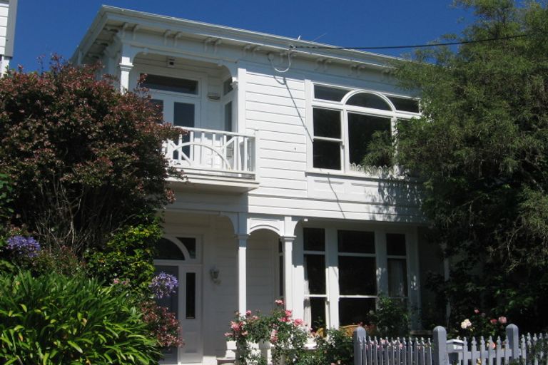 Photo of property in 31 Maarama Crescent, Aro Valley, Wellington, 6021
