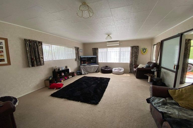 Photo of property in 24 Graham Street, Eltham, 4322