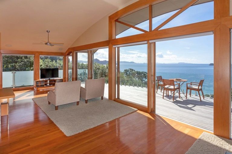 Photo of property in 36 Tutaritari Road, Hahei, Whitianga, 3591