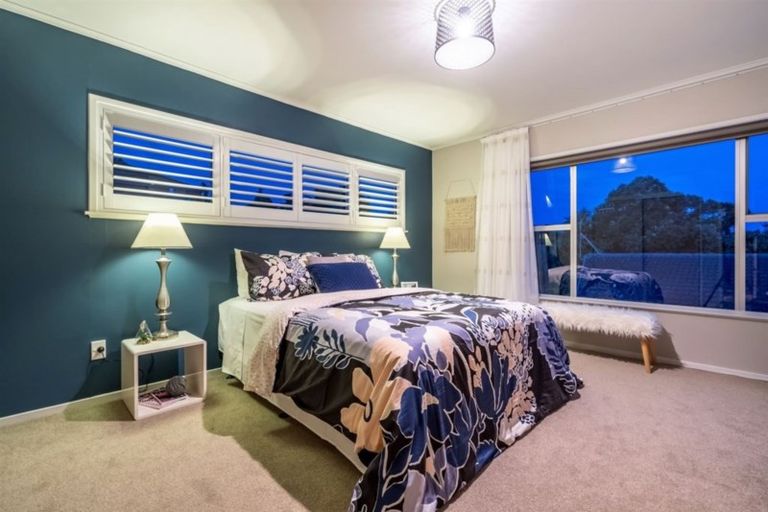 Photo of property in 11 Havenwood Place, Birkenhead, Auckland, 0626