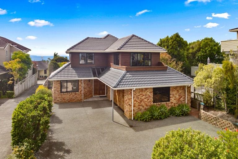 Photo of property in 27 Gulf View Road, Murrays Bay, Auckland, 0630