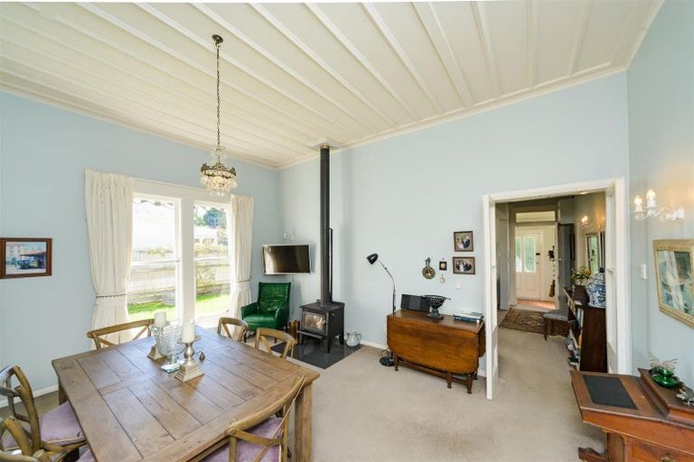 Photo of property in 27 Bond Street, Marton, 4710