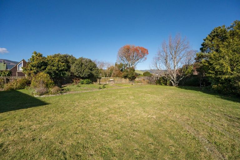 Photo of property in 2 Balmoral Place, Stoke, Nelson, 7011