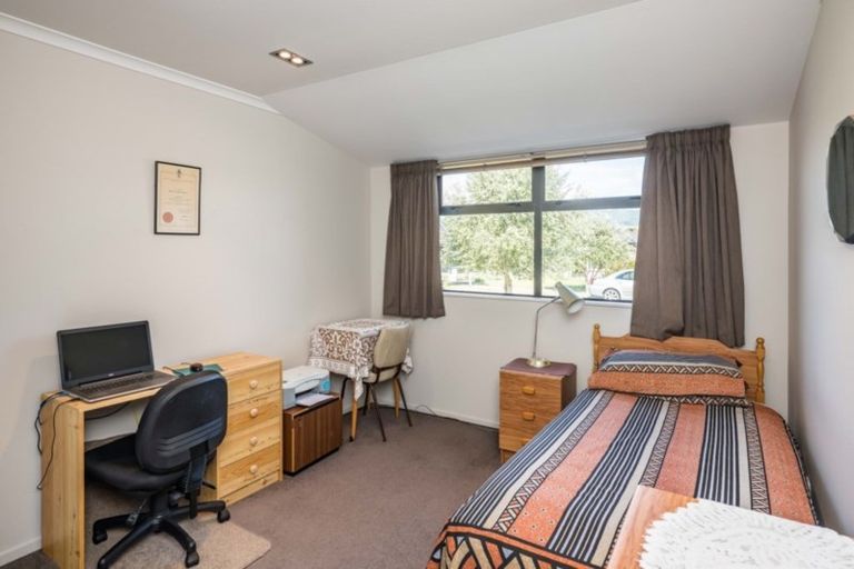 Photo of property in 25 Consort Close, Paraparaumu Beach, Paraparaumu, 5032