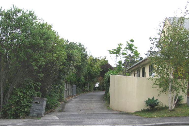 Photo of property in 2/10 Stoneleigh Court, Sunnynook, Auckland, 0632
