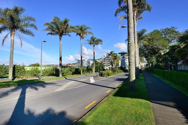 Photo of property in 90 Rewa Rewa Lane, Orewa, 0931