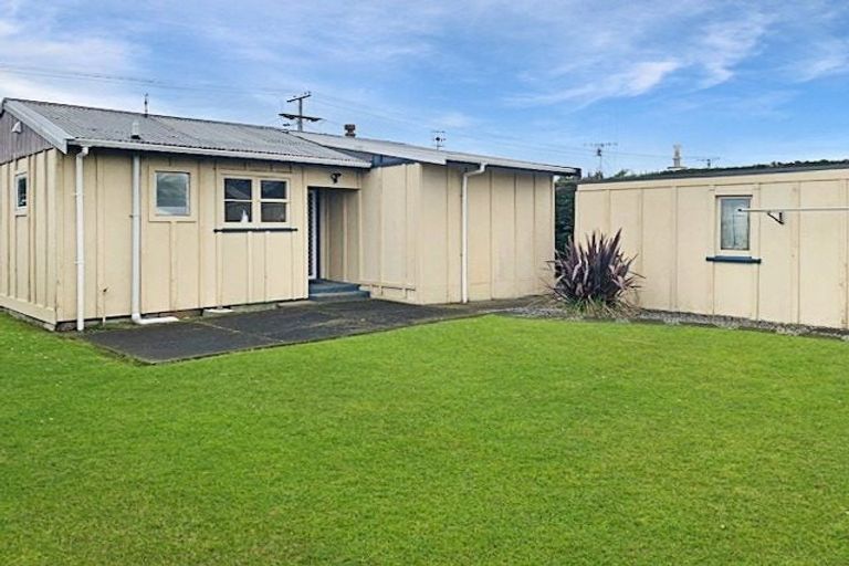 Photo of property in 8 Edinburgh Terrace, Foxton Beach, Foxton, 4815