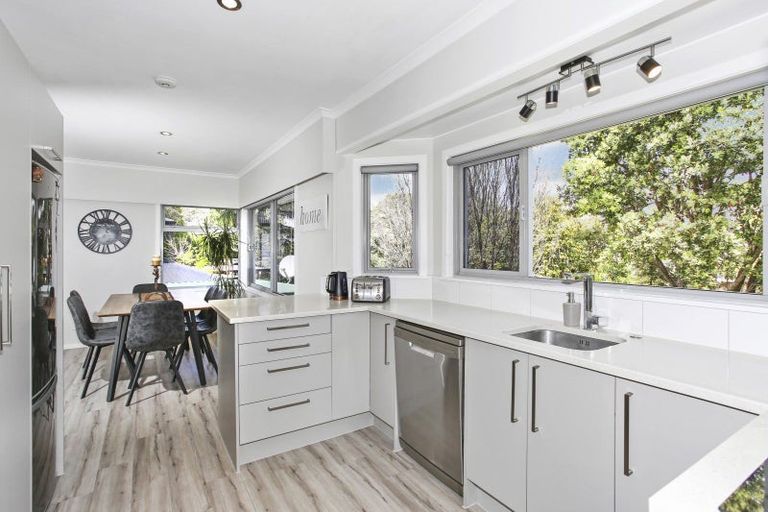 Photo of property in 13 Hanover Place, Pahurehure, Papakura, 2113