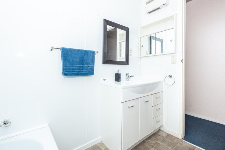 Photo of property in 2 Stevenson Lane, Kaiti, Gisborne, 4010